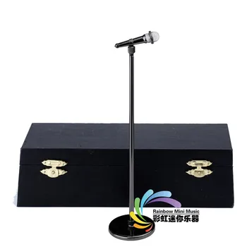 1/6 куклен музикален инструмент аксесоари за мини-мед позлатени микрофон модел микрофон с регулируема височина 1