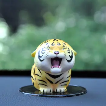 Съхраняват през годините мама на малък тигър сладък карикатура украса на колата дебел тигър ръчно автомобили кукла творчески чист червен автомобил украса за доставка 5